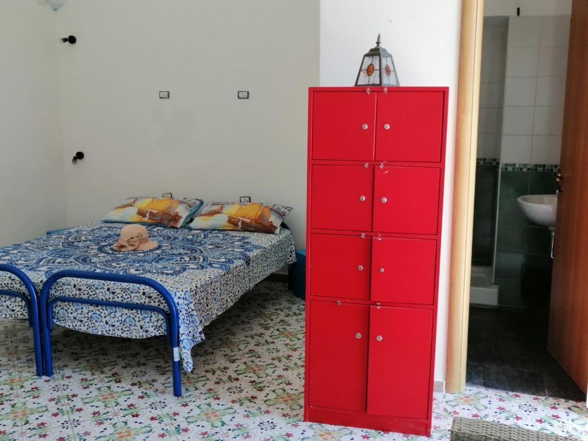 Hostel Brikette Positano Esterno foto
